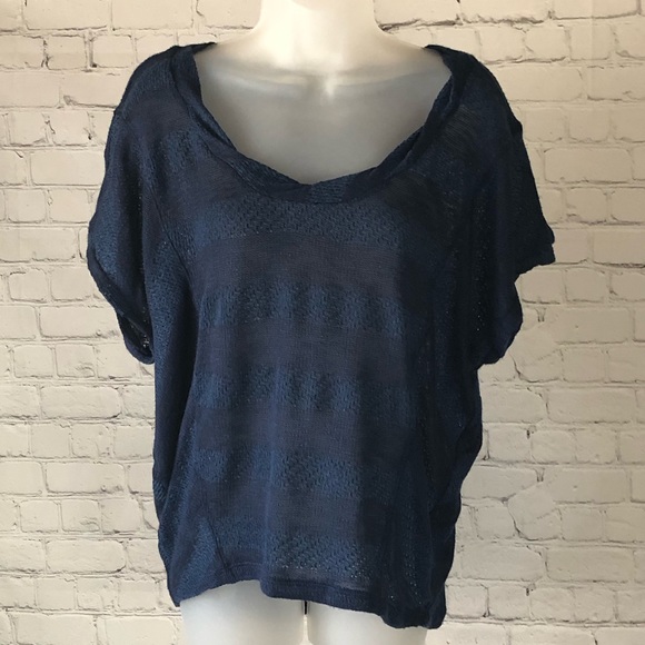 SHIRT - Women's Splendid two-tone navy blue striped short sleeve blouse. Size S - Picture 1 of 14